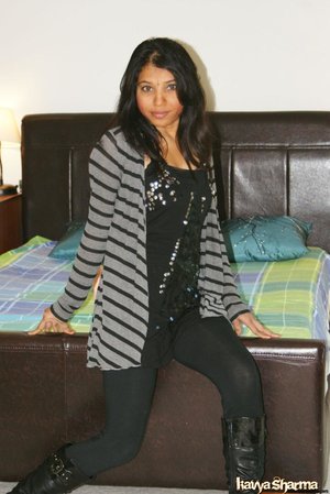 Jizz starving teenage beautys enjoy a groupsex at the pool party